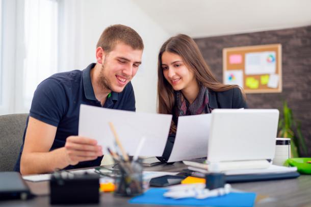 Tu cherches un job ? Je viens à la rescousse !